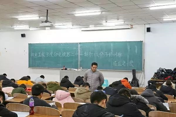 02.jpg 02.jpg